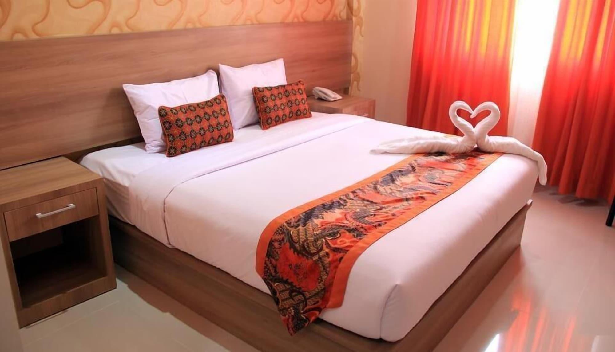 New D'Dhave Hotel Padang  Exterior photo