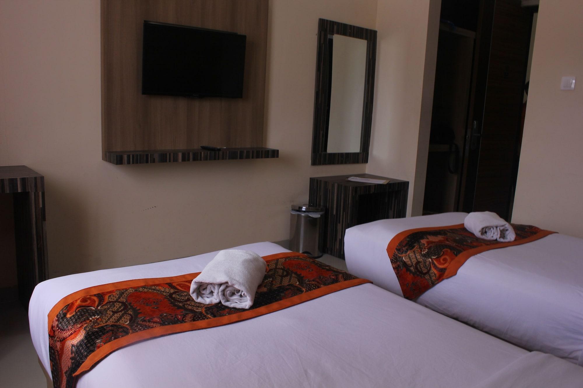 New D'Dhave Hotel Padang  Exterior photo