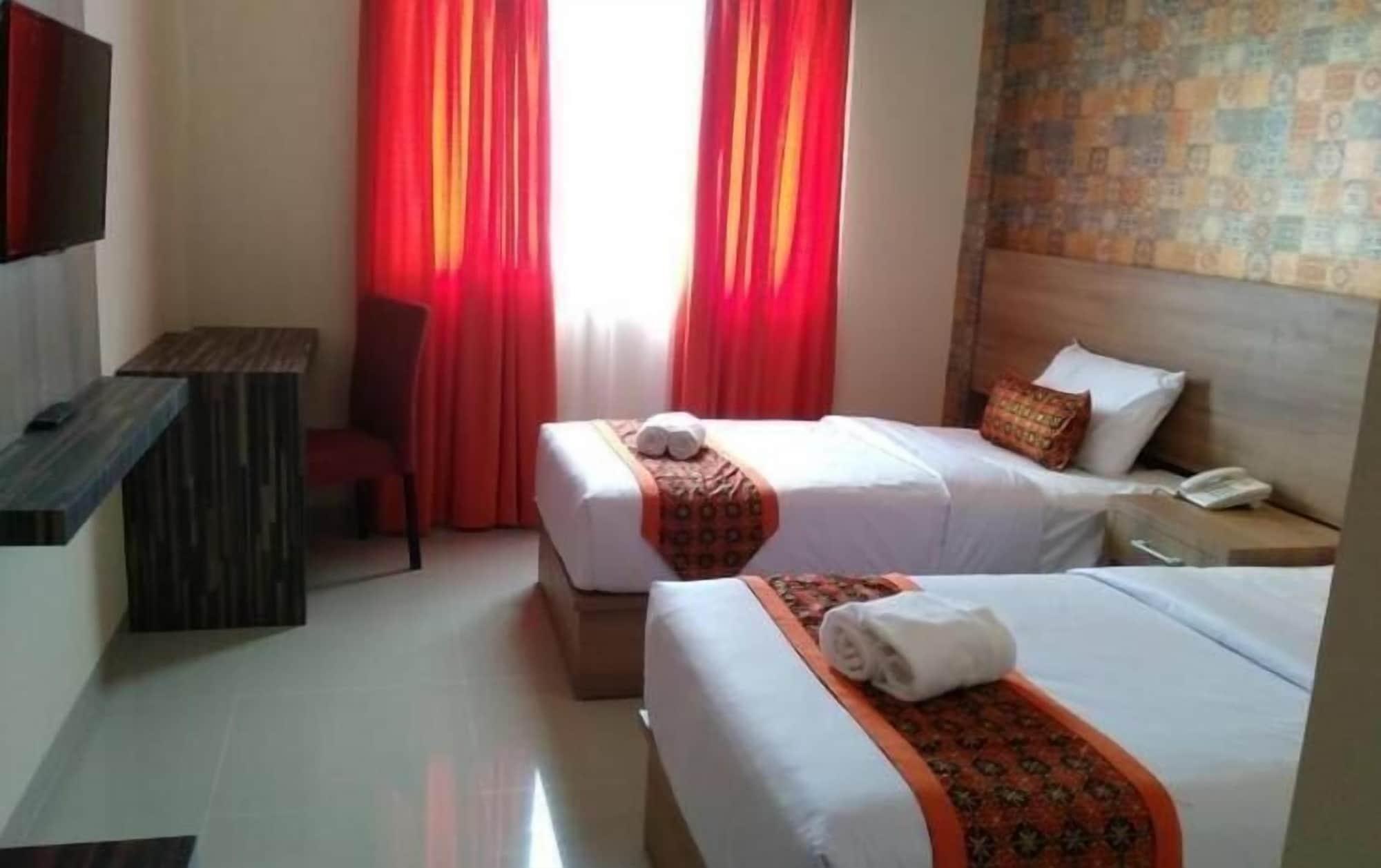 New D'Dhave Hotel Padang  Exterior photo