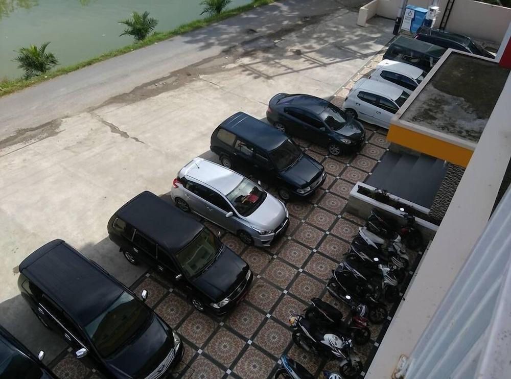 New D'Dhave Hotel Padang  Exterior photo