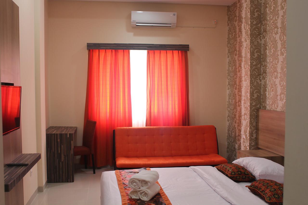 New D'Dhave Hotel Padang  Exterior photo